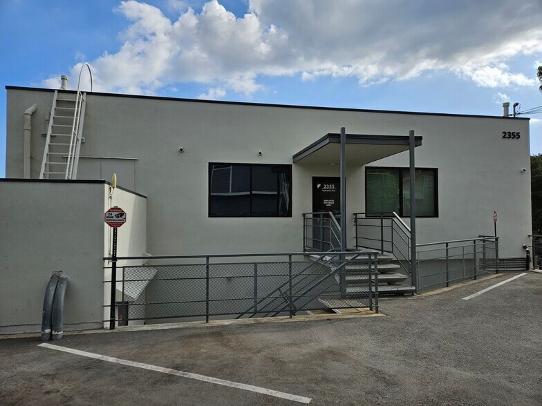 More Photos Of 2355-2357 Honolulu Ave, Montrose Office For Lease