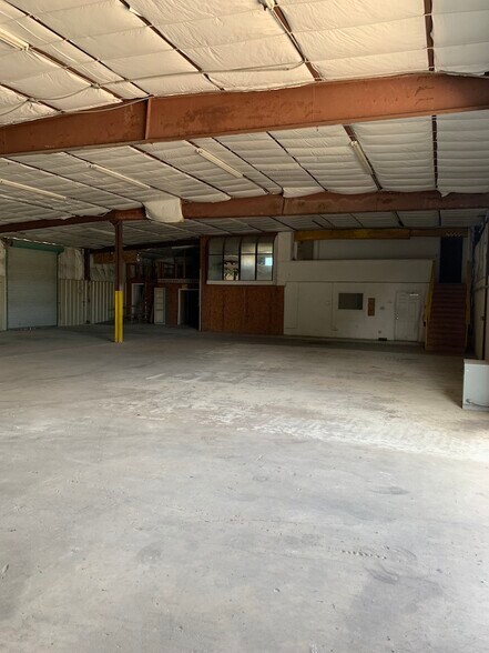 More Photos Of 12841 Highway 90, Beaumont Warehouse For Lease