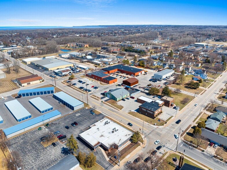 More Photos Of 1751 Deckner Ave, Green Bay Medical For Sale