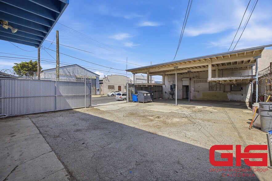 More Photos Of 2020 S Mesa St, San Pedro Industrial For Sale