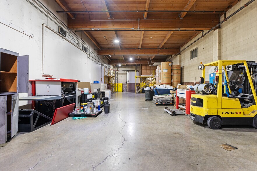 More Photos Of 345 NE Winchester St, Roseburg Light Manufacturing For Lease