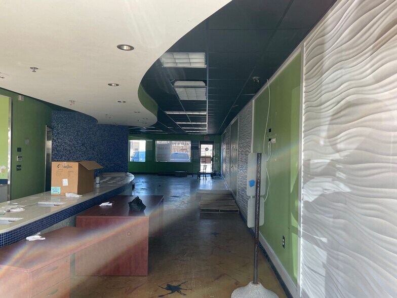 More Photos Of 100 Us Highway 22, Springfield General Retail For Lease