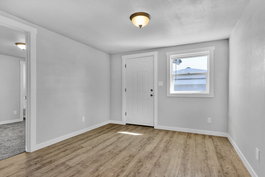 More Photos Of 415 S 11th E, Mountain Home Multifamily For Sale