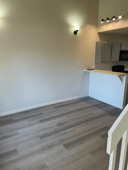 More Photos Of 129 Wellington St, Fountain Apartments For Sale