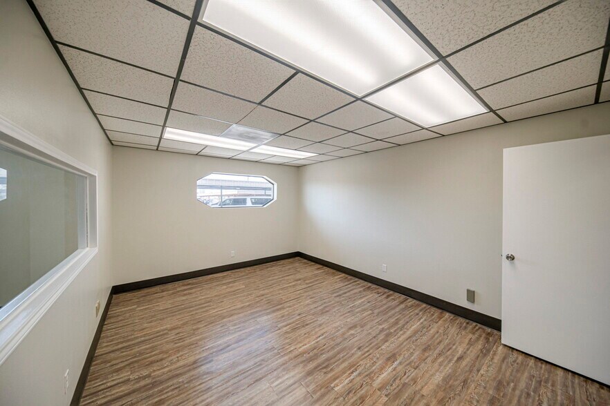 More Photos Of 1410 Rankin Hwy, Midland Office For Sale