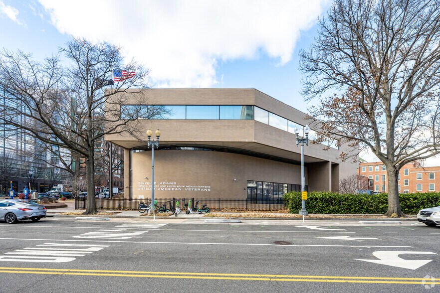 More Photos Of 807 Maine Ave SW, Washington Office For Sale
