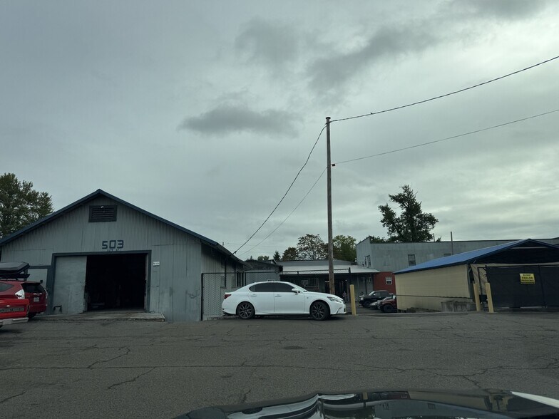 More Photos Of 1625 Washington St, Oregon City Flex For Sale