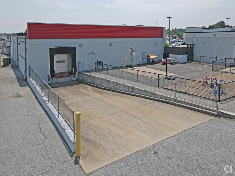 More Photos Of 2206-2274 Golden Gate Dr, Greensboro Unknown For Lease