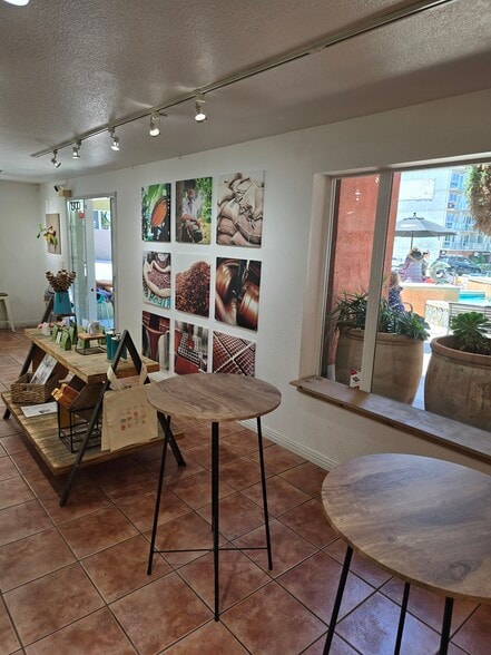 More Photos Of 1501 India St, San Diego Apartments For Lease
