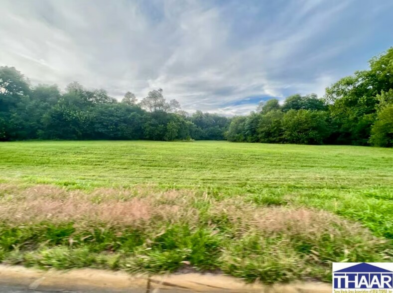 More Photos Of 2010 Maple Ave, Terre Haute Land For Sale