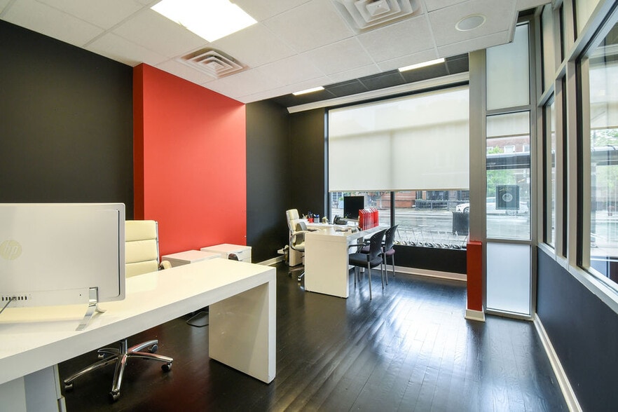 More Photos Of 2101 W Division St, Chicago Storefront Retail Residential For Lease