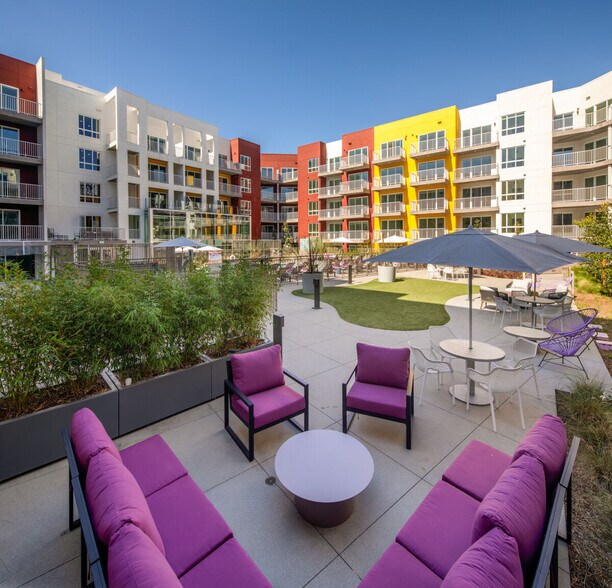 More Photos Of 750 S Oxford Ave, Los Angeles Apartments For Lease