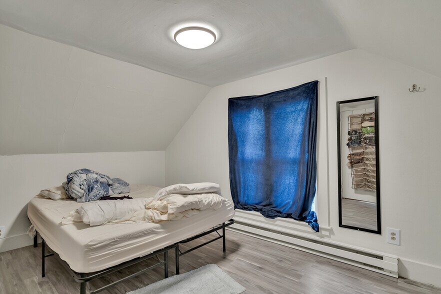 More Photos Of 161 High St, Taunton Office Residential For Sale