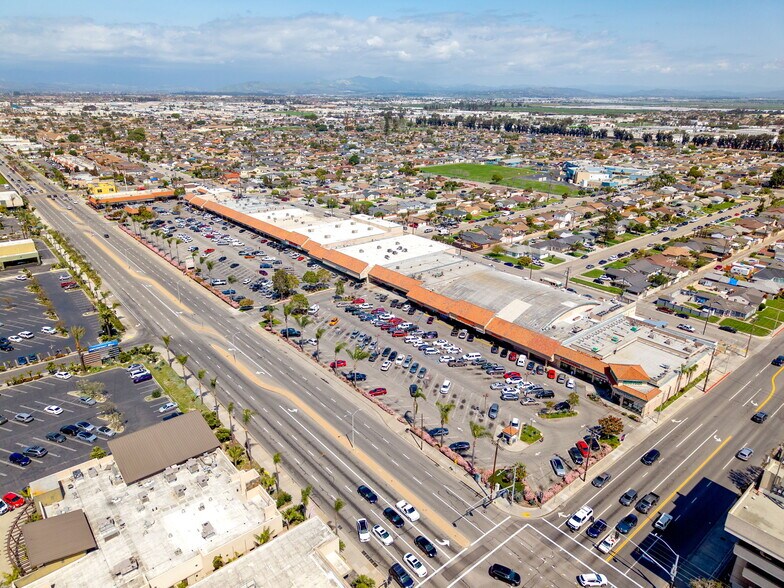 More Photos Of 2500-2818 Saviers Rd, Oxnard Unknown For Lease