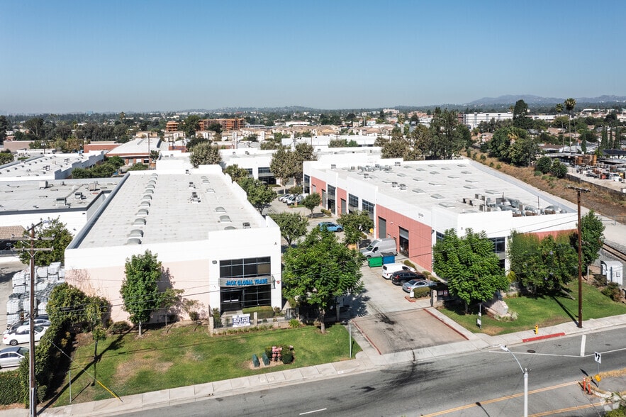 More Photos Of 5079-5087 Walnut Grove Ave, Rosemead Manufacturing For Lease