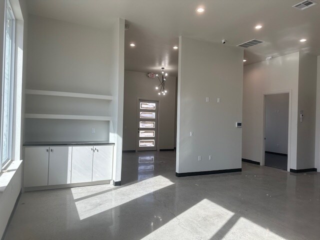 More Photos Of 1010 S Santa Fe Ave, Moore Office For Sale