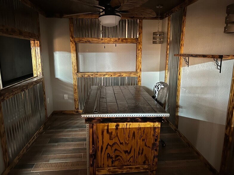 More Photos Of 516-518 S Broadway St, McAllen Office For Sale