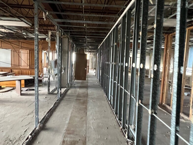 More Photos Of 100 N Main St, Corsicana Office Residential For Sale