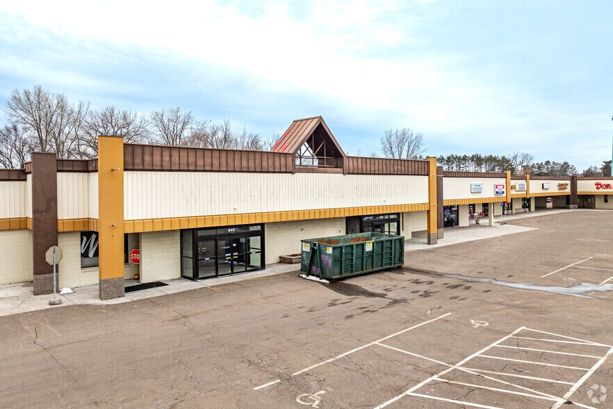 Primary Photo Of 804-840 S Lake St, Forest Lake General Retail For Lease
