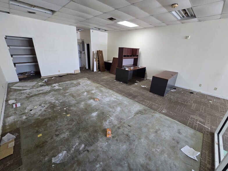 More Photos Of 1041 W Commercial Blvd, Fort Lauderdale Office Residential For Lease