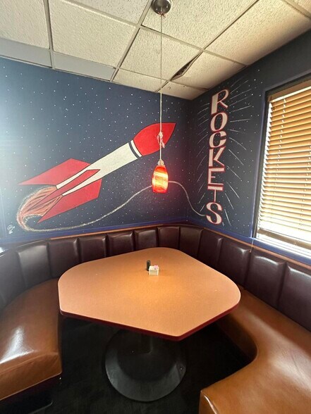 More Photos Of 1610 Richmond St, Mount Vernon Restaurant For Sale