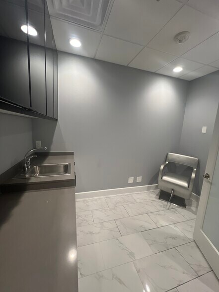 More Photos Of 668-670 N Orlando Ave, Maitland Office For Sale