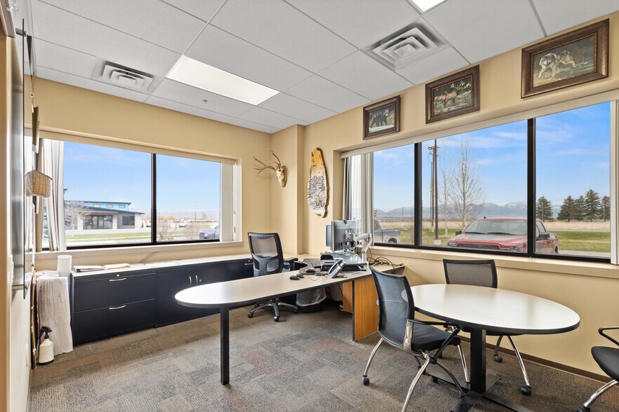 More Photos Of 275 Manhattan South Rd, Manhattan Warehouse For Sale