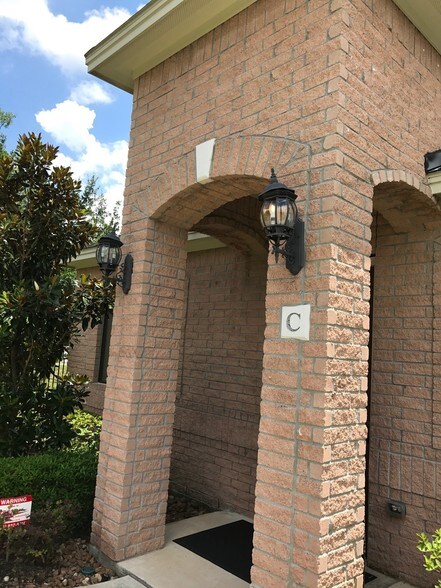 More Photos Of 1838 Snake River Rd, Katy Office Residential For Lease