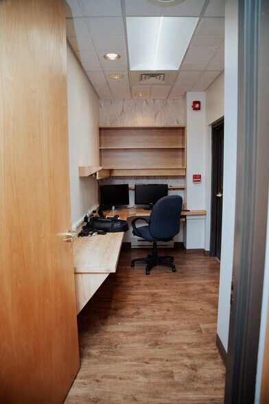 More Photos Of 2710 Delta Pl, Colorado Springs Office For Sale