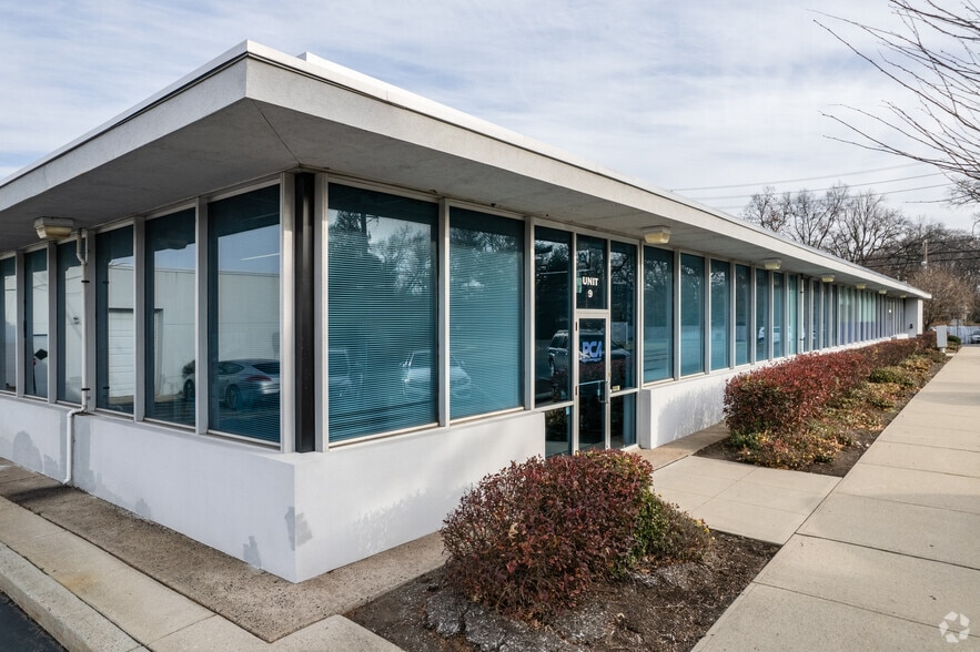 Primary Photo Of 15-01 Pollitt Dr, Fair Lawn Light Distribution For Lease