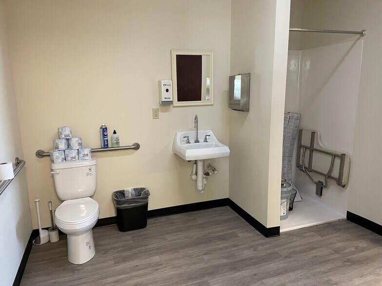 More Photos Of 3115 College Park Dr, Conroe Medical For Lease