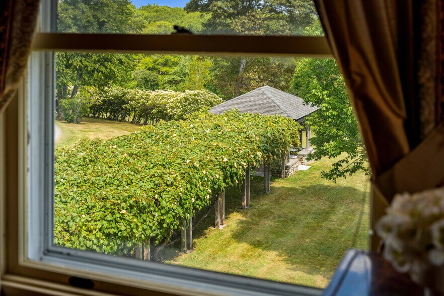 More Photos Of 4 Windmill Hill rd, Dublin Specialty For Sale