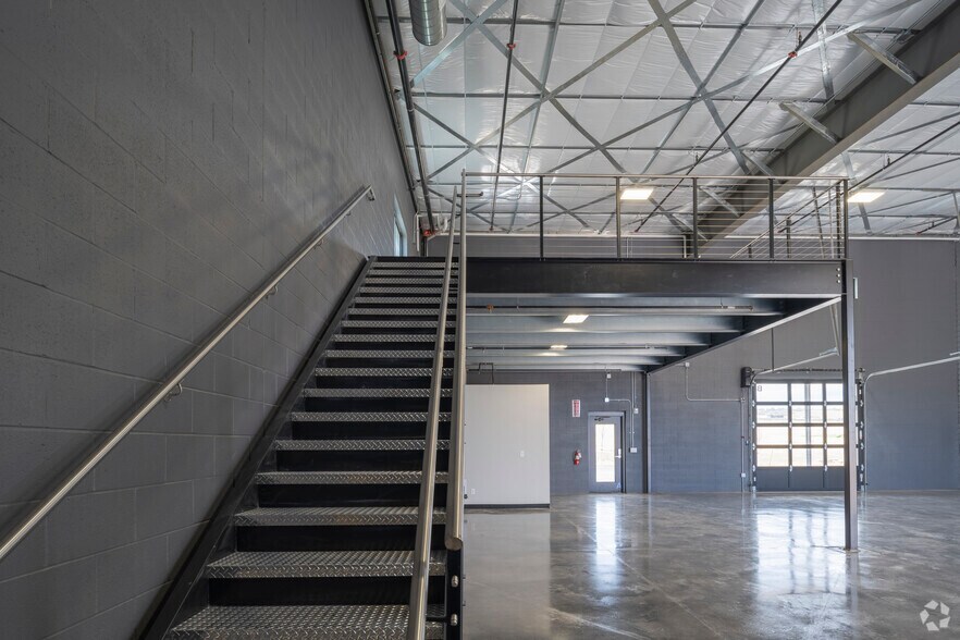 More Photos Of 1010 S Interstate Rd, Castle Rock Showroom For Sale