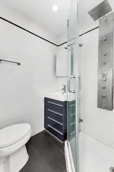 More Photos Of 404 W 22nd St, New York Apartments For Sale