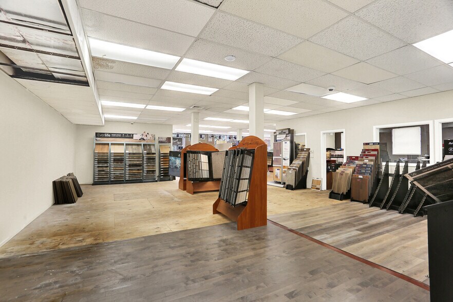 More Photos Of 1915 Lenox St, Harrisburg Freestanding For Sale