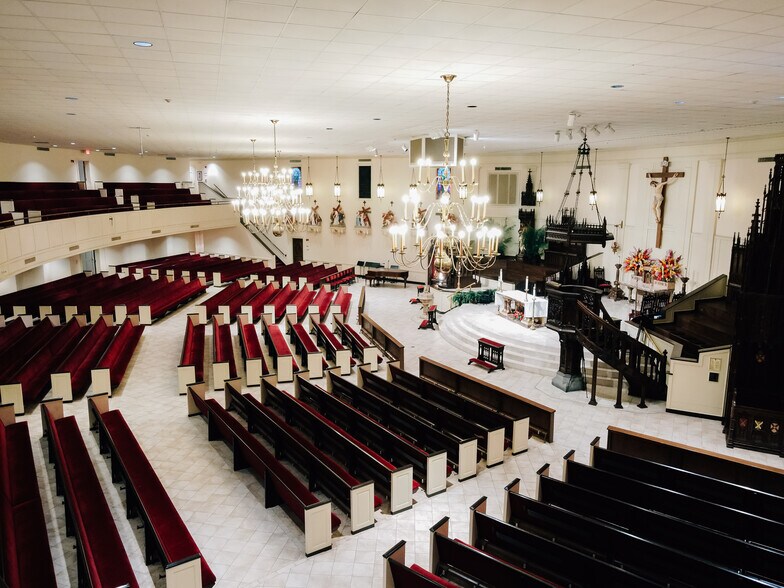 More Photos Of 9101 Airline Dr, Houston Religious Facility For Sale