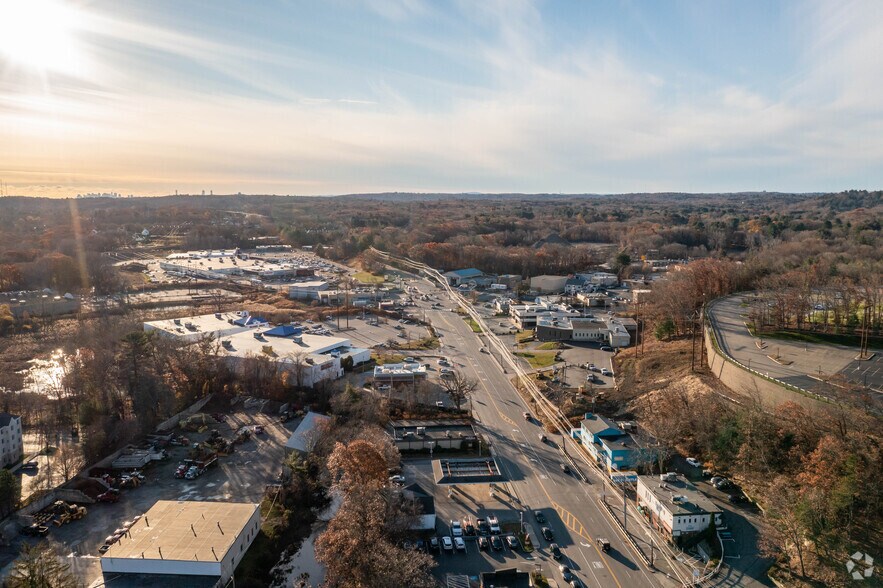 More Photos Of 62 Middlesex Tpke, Burlington Freestanding For Sale