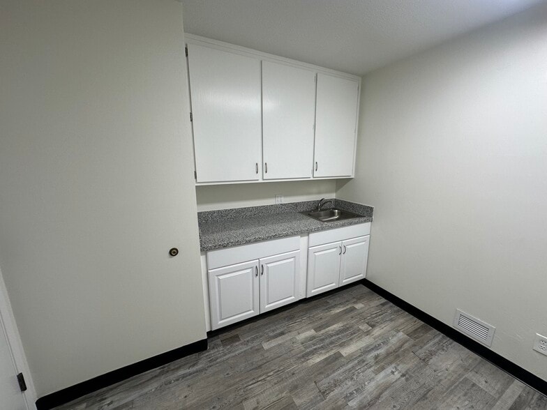 More Photos Of 2731 H St, Bakersfield Medical For Lease