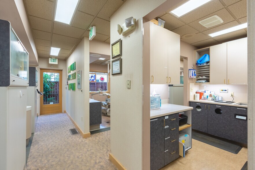 More Photos Of 3136 Squalicum Pky, Bellingham Medical For Sale