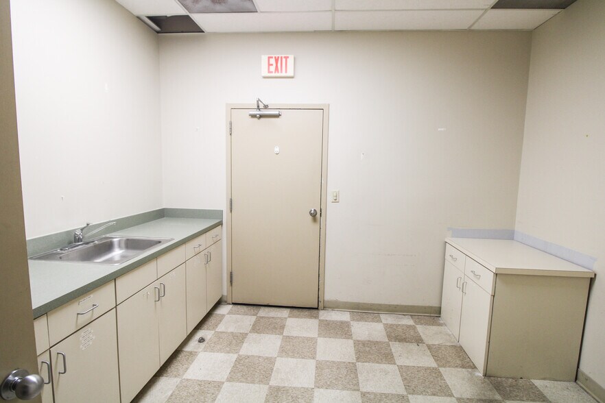 More Photos Of 3550 University Blvd S, Jacksonville Medical For Lease