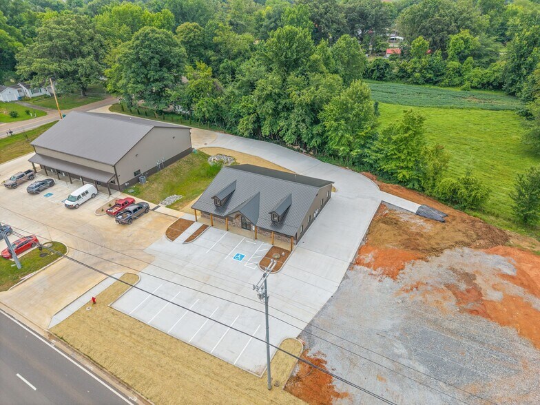 More Photos Of 1404 Dover Rd, Clarksville Office For Lease