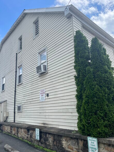 More Photos Of 1 E Main St, Thurmont Storefront Retail Office For Lease