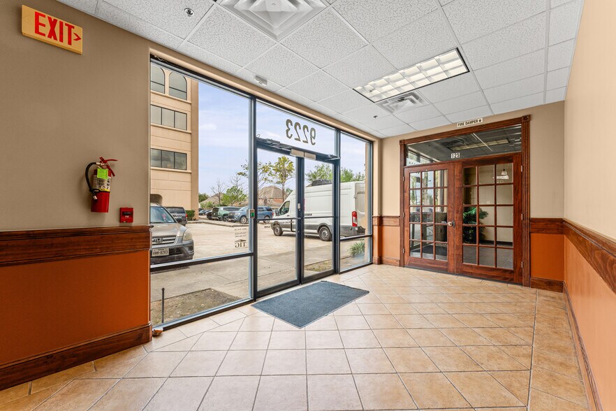 More Photos Of 9223 Broadway St, Pearland Unknown For Lease