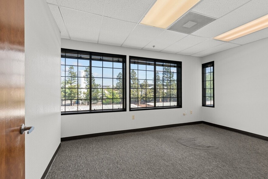 More Photos Of 8421 Auburn Blvd, Citrus Heights Office For Lease