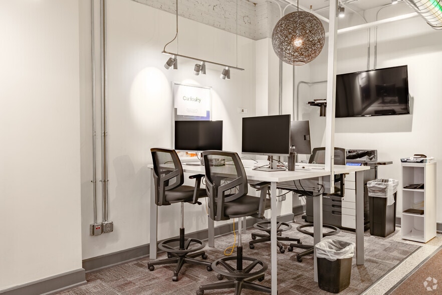 More Photos Of 1601 17th St, Denver Office For Sale