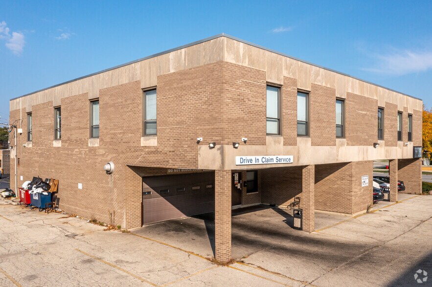 More Photos Of 10031 Roosevelt Rd, Westchester Office For Lease