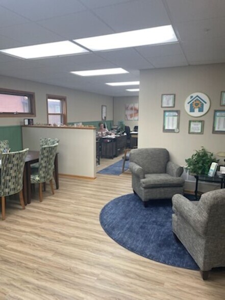 More Photos Of 407 N Front St, Spooner Office For Sale
