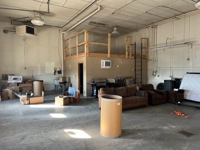 More Photos Of 3075 N Plaza Dr, Rapid City Distribution For Lease