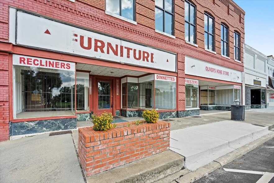 More Photos Of 163 W Main St, Timmonsville General Retail For Sale