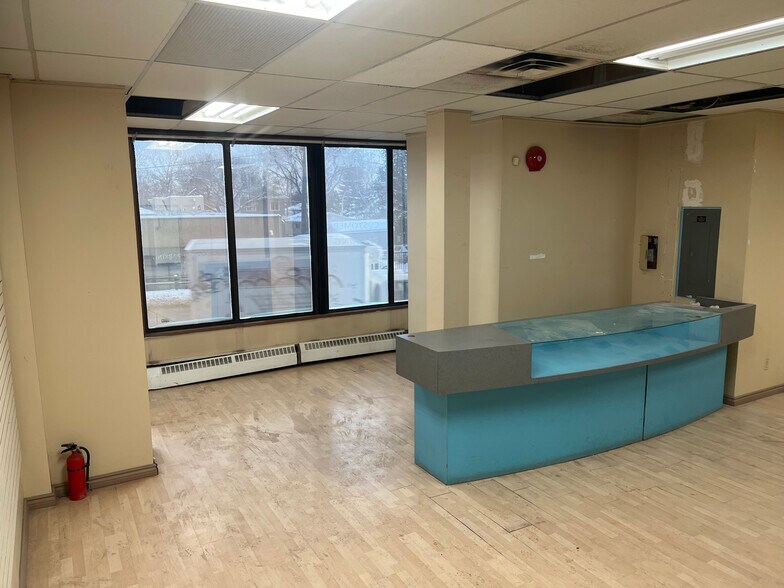 More Photos Of 12046 Fort Rd NW, Edmonton Apartments For Lease